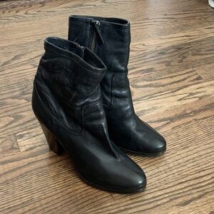 Vintage Frye Black Leather Heeled Ankle Boots